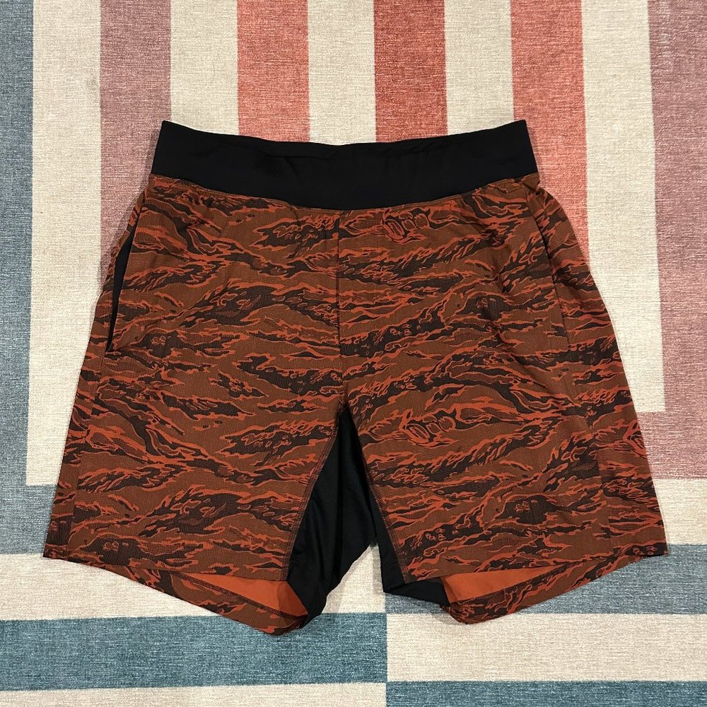 Lululemon T.H.E. Short 7" Linerless Medium Tiger Camo Multi Orange Medium